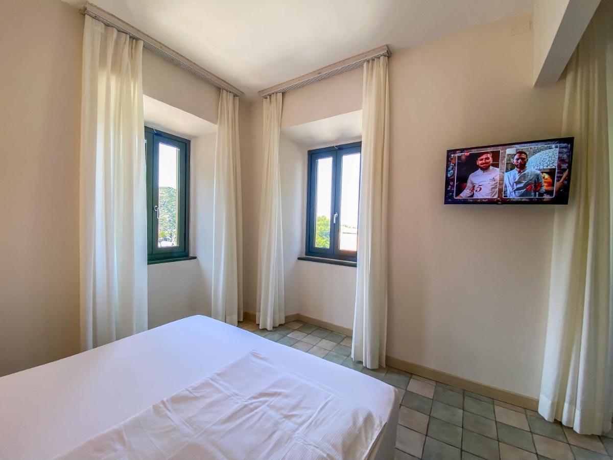 La Mandola Eco Hostel Capraia Eksteriør bilde